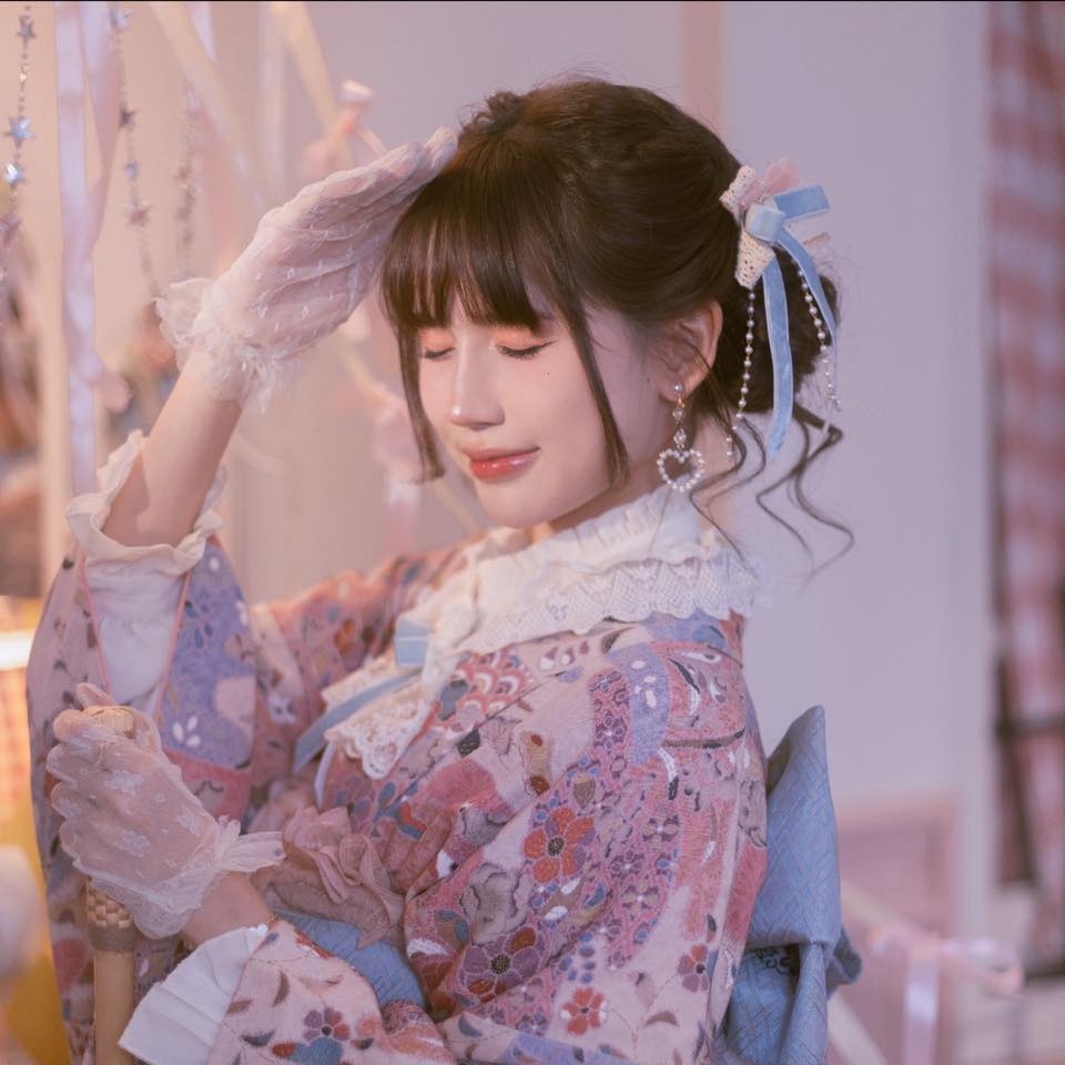 Được bố mẹ tặng &ocirc; t&ocirc; hơn 2 tỷ v&igrave; đạt 2 triệu follower, c&ocirc; g&aacute;i H&agrave; Nội chi th&ecirc;m 14 triệu mua hoa tươi decor lễ nhận xe- Ảnh 11.