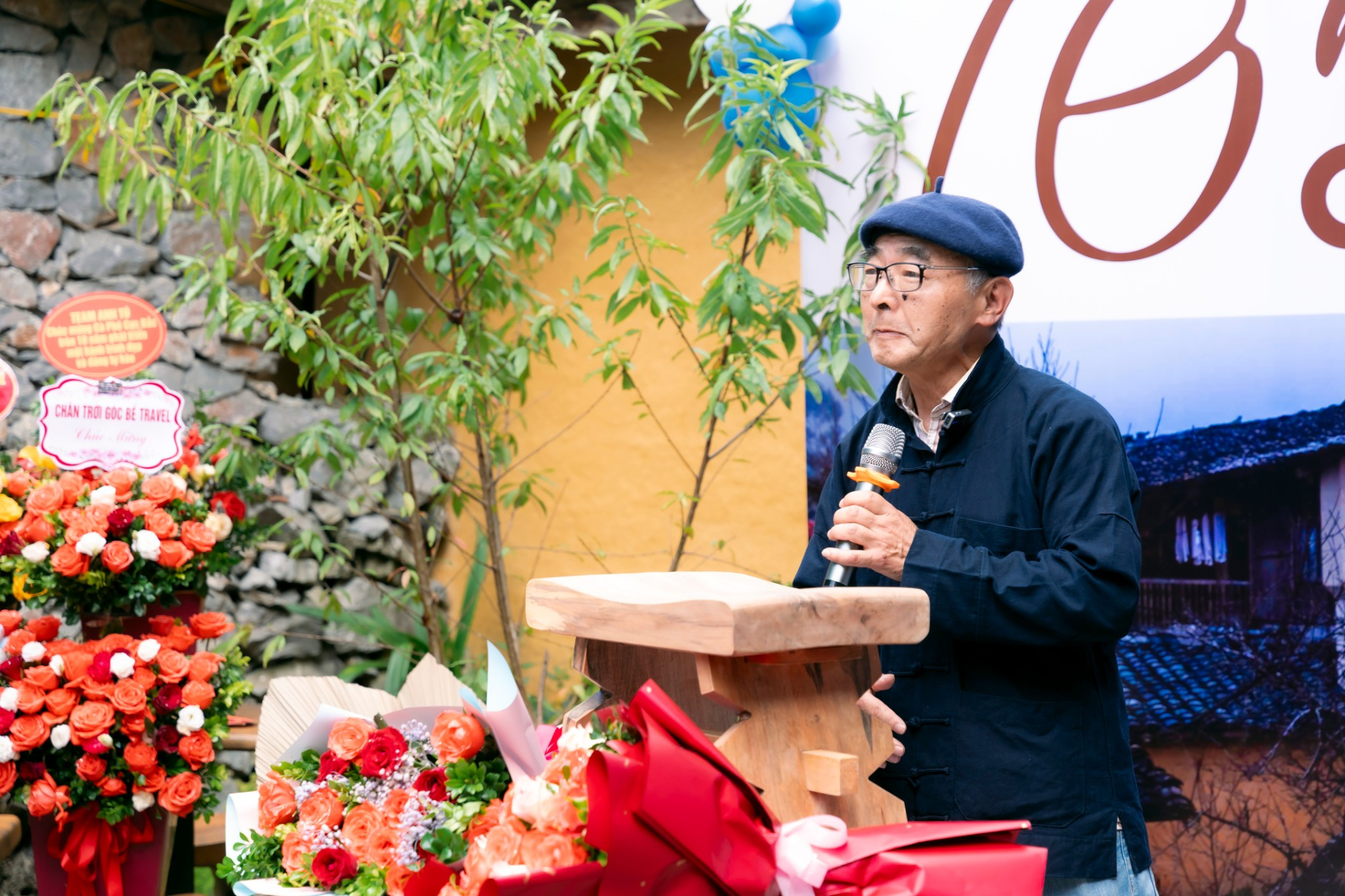 Ch&acirc;n dung kh&aacute;ch Nhật đến H&agrave; Giang hơn 100 lần, d&agrave;nh 200 triệu t&iacute;ch g&oacute;p để l&agrave;m một việc cực &yacute; nghĩa cho d&acirc;n bản- Ảnh 1.