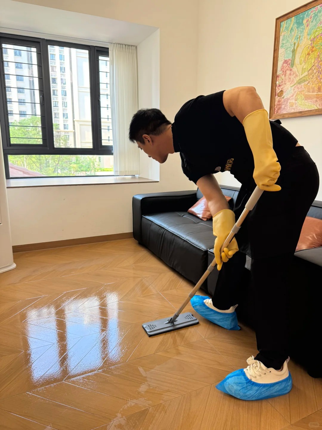 &ldquo;Kệ đi. N&oacute; kh&ocirc;ng biết l&agrave;m g&igrave; đ&acirc;u&rdquo; - Mẹ b&ecirc;nh em trai, bắt chị g&aacute;i l&agrave;m tất cả việc nh&agrave;: Đến năm 2026 rồi nhiều gia đ&igrave;nh vẫn c&ograve;n ph&acirc;n biệt đối xử kiểu n&agrave;y!- Ảnh 3.