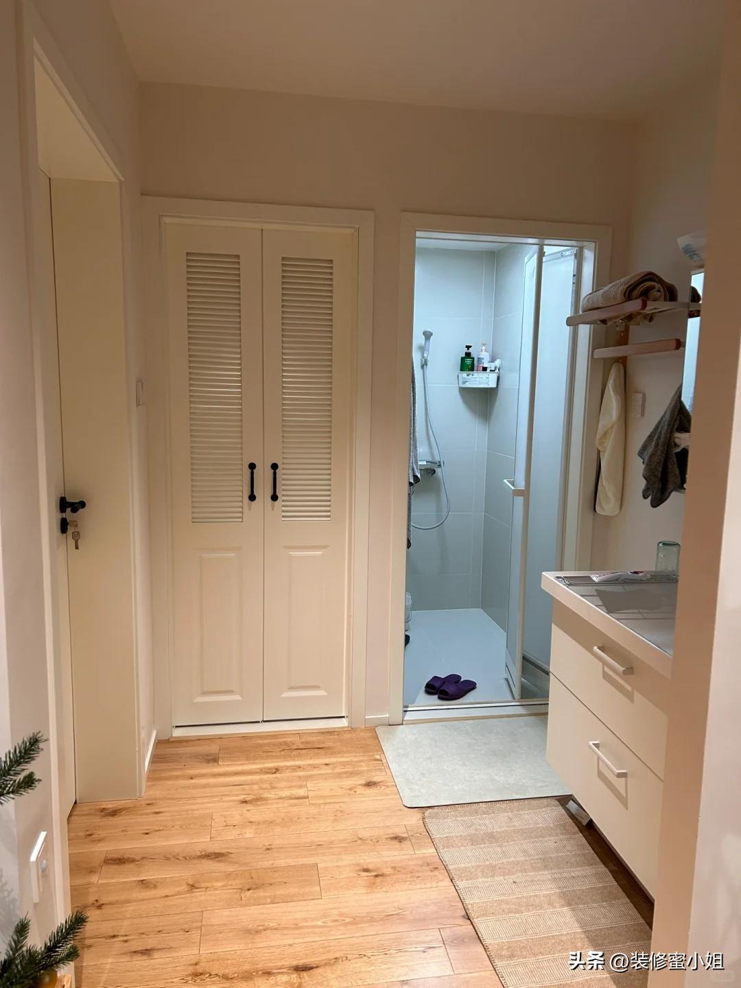 Nhiều gia đ&igrave;nh bắt đầu bỏ chi tiết n&agrave;y trong ph&ograve;ng tắm: Sau khi d&ugrave;ng thử, họ nhận ra tiết kiệm được cả tiền lẫn diện t&iacute;ch- Ảnh 6.