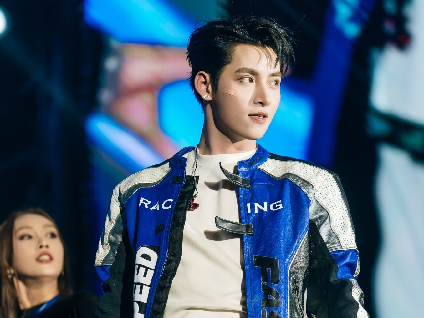 H&ograve;a Minzy kh&ocirc;ng cứu nổi MV nhận gần 4.000 dislike- Ảnh 8.