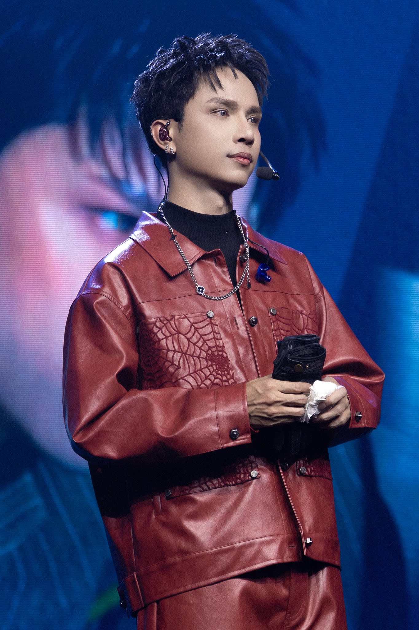 Th&ocirc;ng b&aacute;o n&oacute;ng của c&ocirc;ng ty giải tr&iacute; Việt bị gửi v&ograve;ng hoa tang- Ảnh 2.