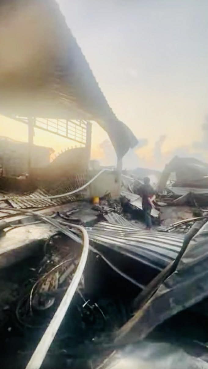 Ch&aacute;y d&atilde;y nh&agrave; ven s&ocirc;ng C&agrave; Mau, 13 căn nh&agrave; bị thi&ecirc;u rụi- Ảnh 2.