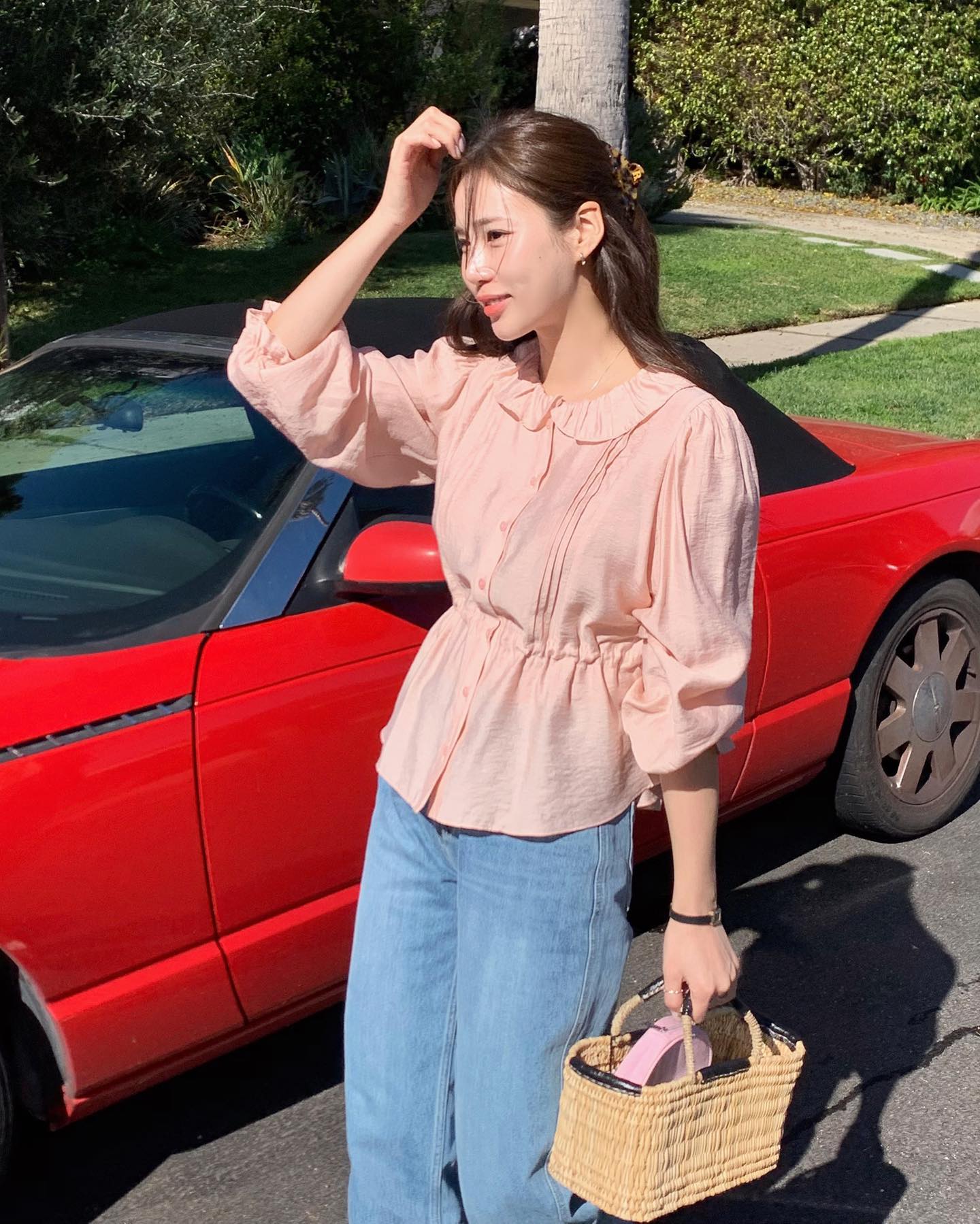 Quần jeans l&agrave; item mặc c&agrave;ng đơn giản c&agrave;ng đẹp, 5 c&ocirc;ng thức sau chứng minh điều đ&oacute;- Ảnh 6.