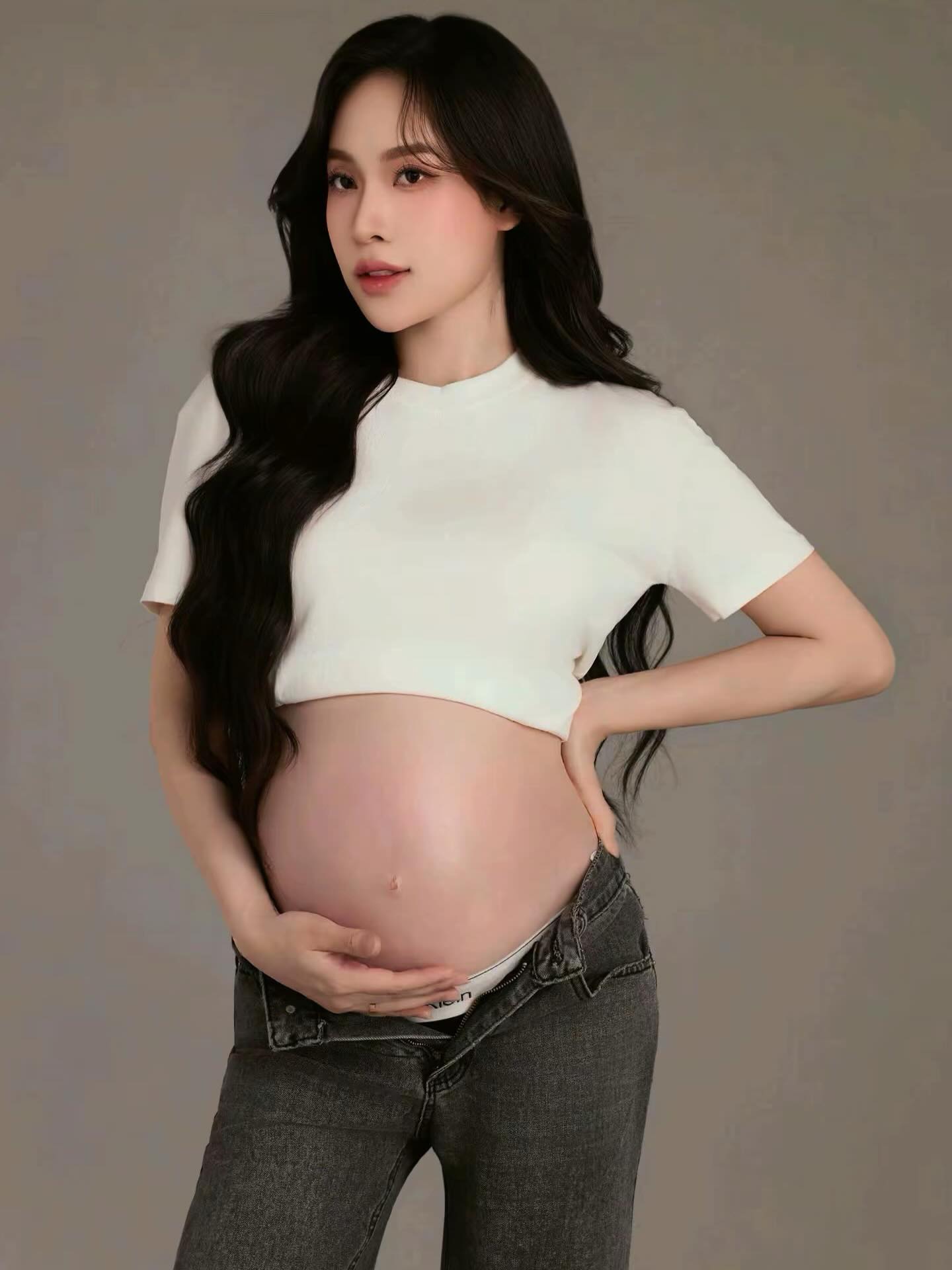 Quang Vinh và Mỹ Linh tung bộ ảnh bầu cực tình gây chú ý- Ảnh 5. Quang Vinh và Mỹ Linh tung bộ ảnh bầu cực tình gây chú ý- Ảnh 5.