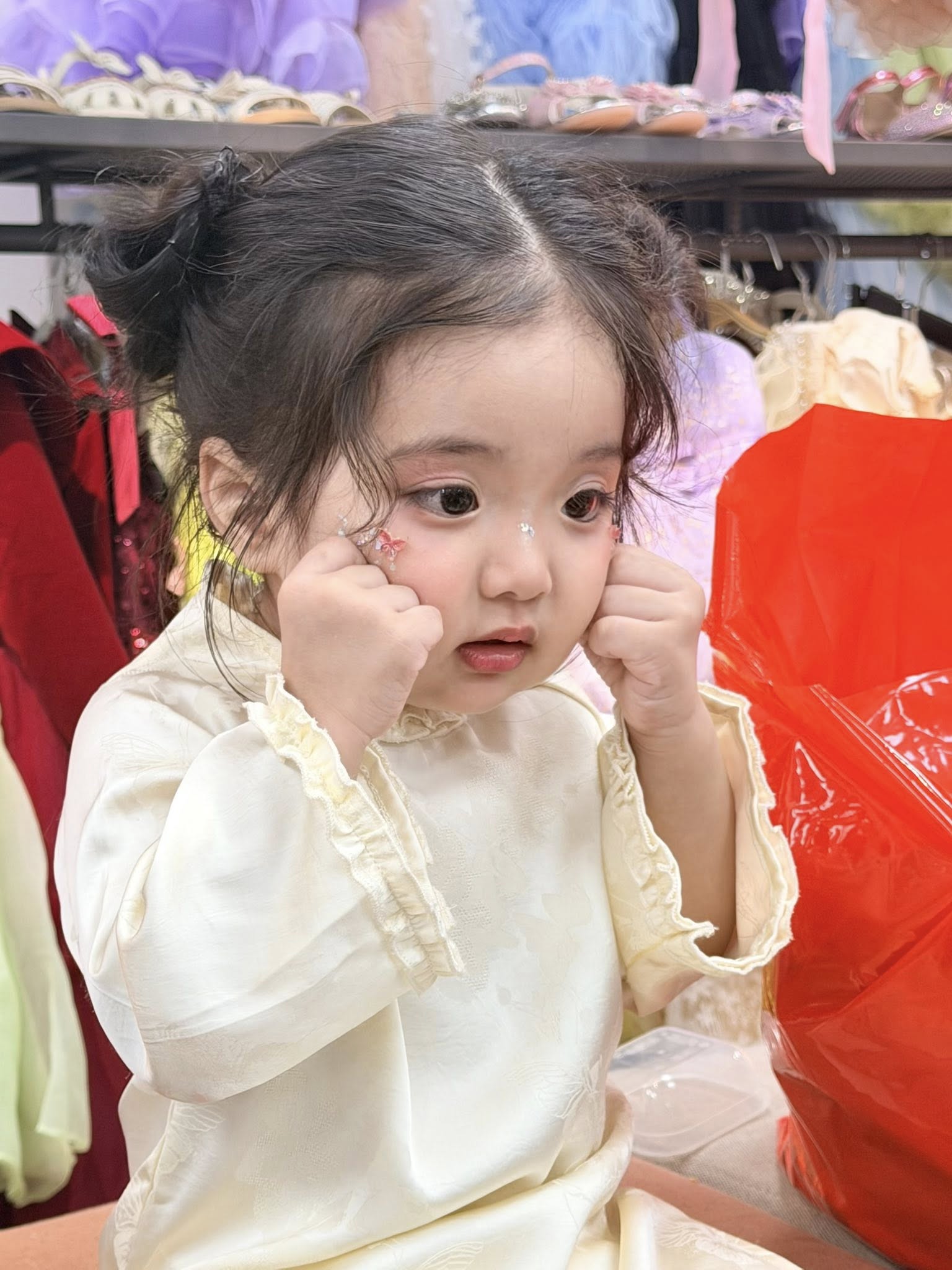 Lisa nh&agrave; Kh&aacute;nh Thi - Phan Hiển "đốn tim" với loạt ảnh xinh y&ecirc;u như b&uacute;p b&ecirc; sống, ai nh&igrave;n cũng m&ecirc;- Ảnh 4.