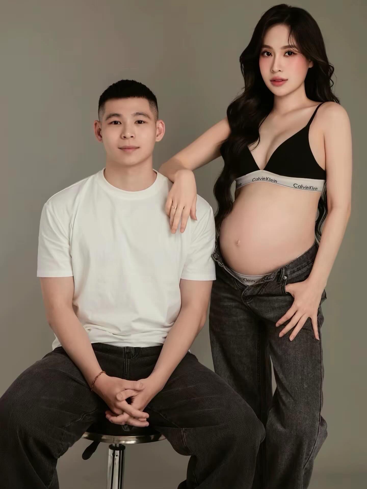 Quang Vinh và Mỹ Linh tung bộ ảnh bầu cực tình gây chú ý- Ảnh 3. Quang Vinh và Mỹ Linh tung bộ ảnh bầu cực tình gây chú ý- Ảnh 3.