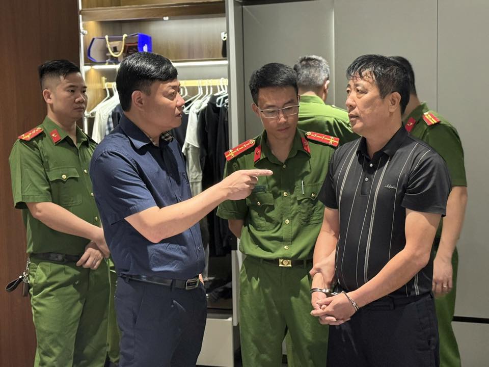Ch&acirc;n dung 10 Gi&aacute;m đốc, Ph&oacute; Gi&aacute;m đốc, kế to&aacute;n vừa bị C&ocirc;ng an bắt khẩn cấp trong chuy&ecirc;n &aacute;n đặc biệt lớn- Ảnh 7.