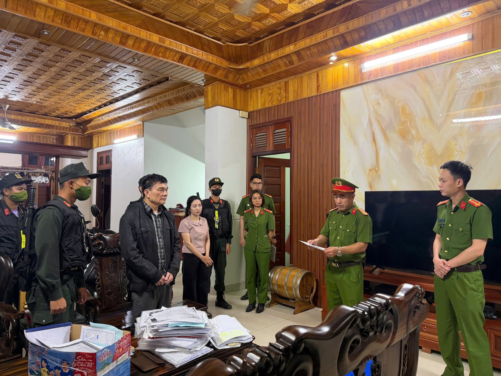 Ch&acirc;n dung 10 Gi&aacute;m đốc, Ph&oacute; Gi&aacute;m đốc, kế to&aacute;n vừa bị C&ocirc;ng an bắt khẩn cấp trong chuy&ecirc;n &aacute;n đặc biệt lớn- Ảnh 3.