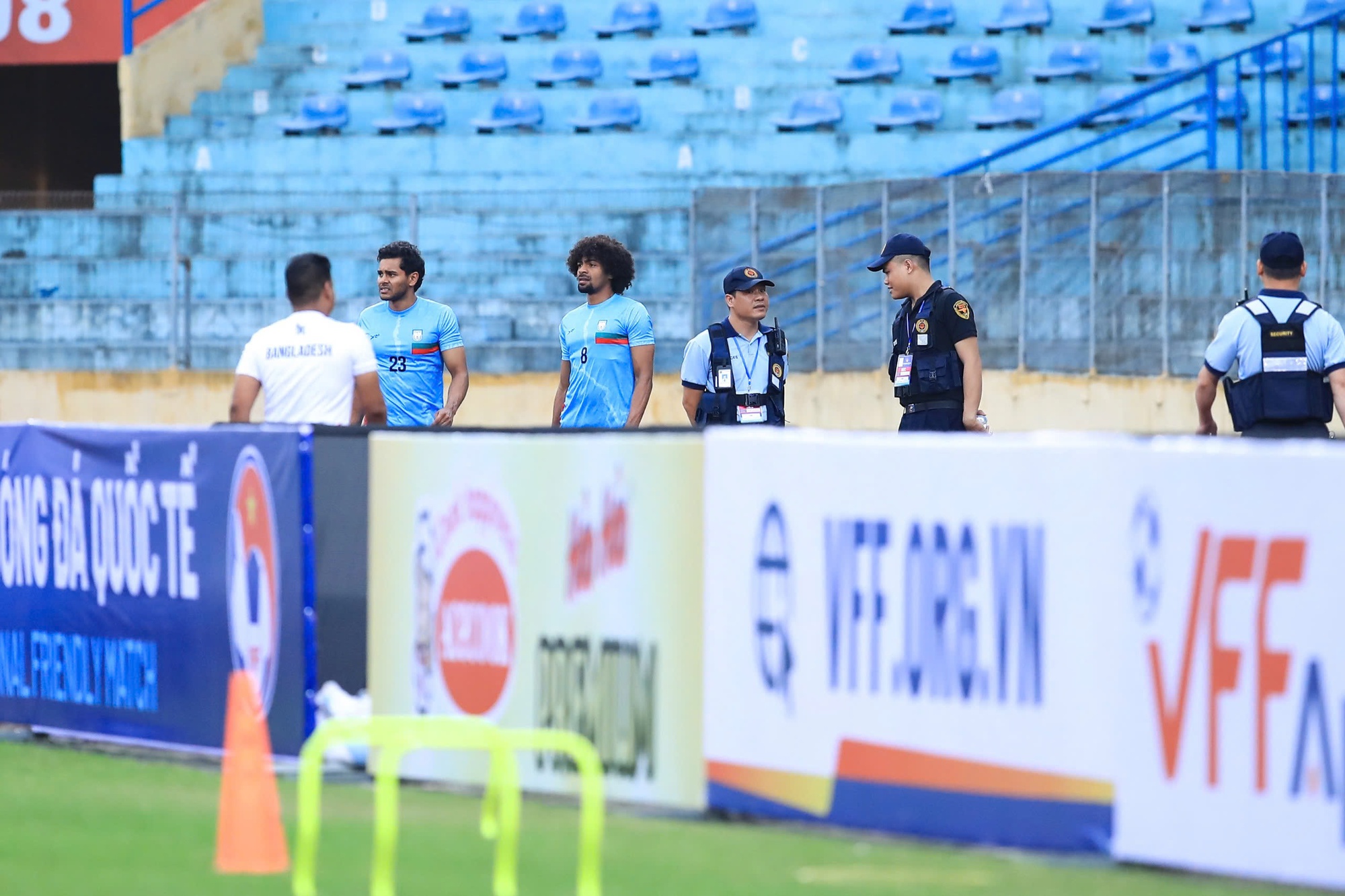 Ng&ocirc;i sao Bangladesh gi&aacute; 150 tỷ từng thi đấu Ngoại hạng Anh ph&ocirc; diễn đẳng cấp ở H&agrave;ng Đẫy, chuẩn bị đấu Văn Hậu, Quang Hải- Ảnh 1.