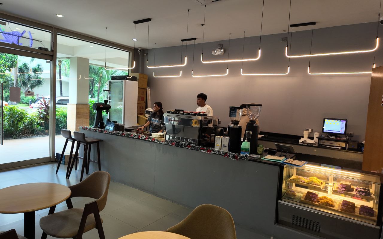 Qu&aacute;n nước bị đ&aacute;nh gi&aacute; 1 sao v&igrave; &ldquo;kh&ocirc;ng nhận kh&aacute;ch trẻ&rdquo;, đến G-DRAGON cũng bị coi thường- Ảnh 2.