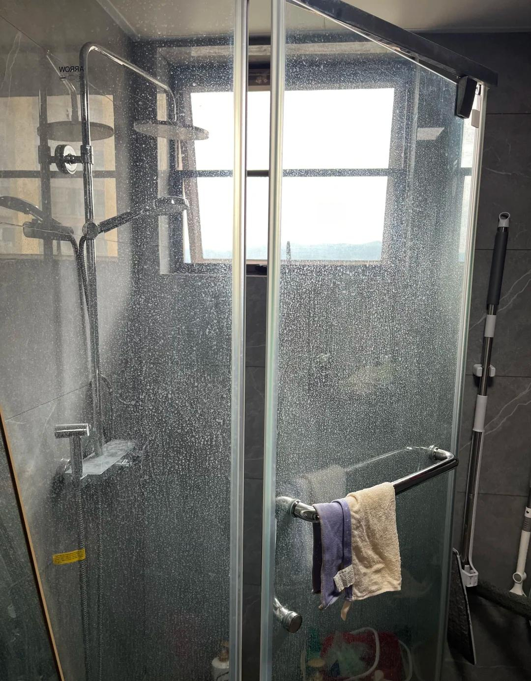 Nhiều gia đ&igrave;nh bắt đầu bỏ chi tiết n&agrave;y trong ph&ograve;ng tắm: Sau khi d&ugrave;ng thử, họ nhận ra tiết kiệm được cả tiền lẫn diện t&iacute;ch- Ảnh 3.