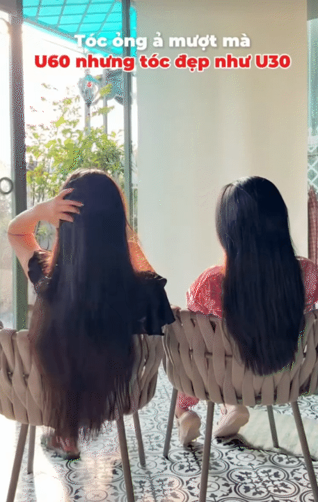 Mẹ U60 dạy con g&aacute;i dưỡng t&oacute;c đen mượt, kh&ocirc;ng sợi bạc: Từ cốc nước "m&agrave;u đen" uống mỗi tuần, đến c&aacute;ch ủ t&oacute;c hiệu quả ngay lần đầu- Ảnh 1.