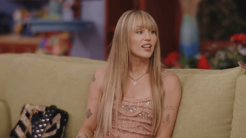 Đ&acirc;y ch&iacute;nh l&agrave; biểu tượng Hannah Montana sau 2 thập kỷ, nhan sắc U40 bẻ cong thời gian!- Ảnh 4.