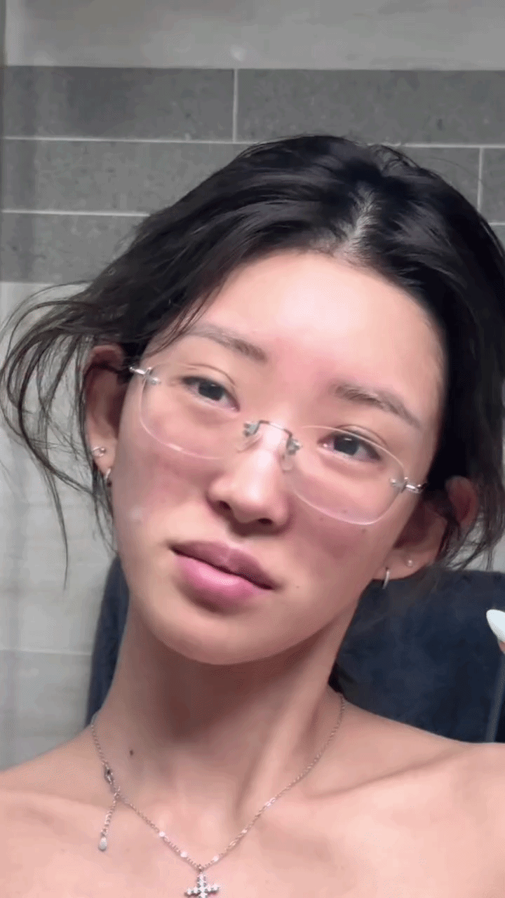 Con g&aacute;i cố diễn vi&ecirc;n Choi Jin Sil c&ocirc;ng khai mặt mộc hậu giảm 55kg, so với khi makeup kh&ocirc;ng thể nhận ra- Ảnh 1.