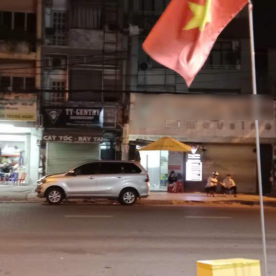 Nữ h&agrave;nh kh&aacute;ch n&oacute;i bị bỏ lại giữa đường l&uacute;c 4h s&aacute;ng ở TP.HCM: Nh&agrave; xe l&ecirc;n tiếng, sẽ gửi đơn l&ecirc;n c&ocirc;ng an- Ảnh 1.