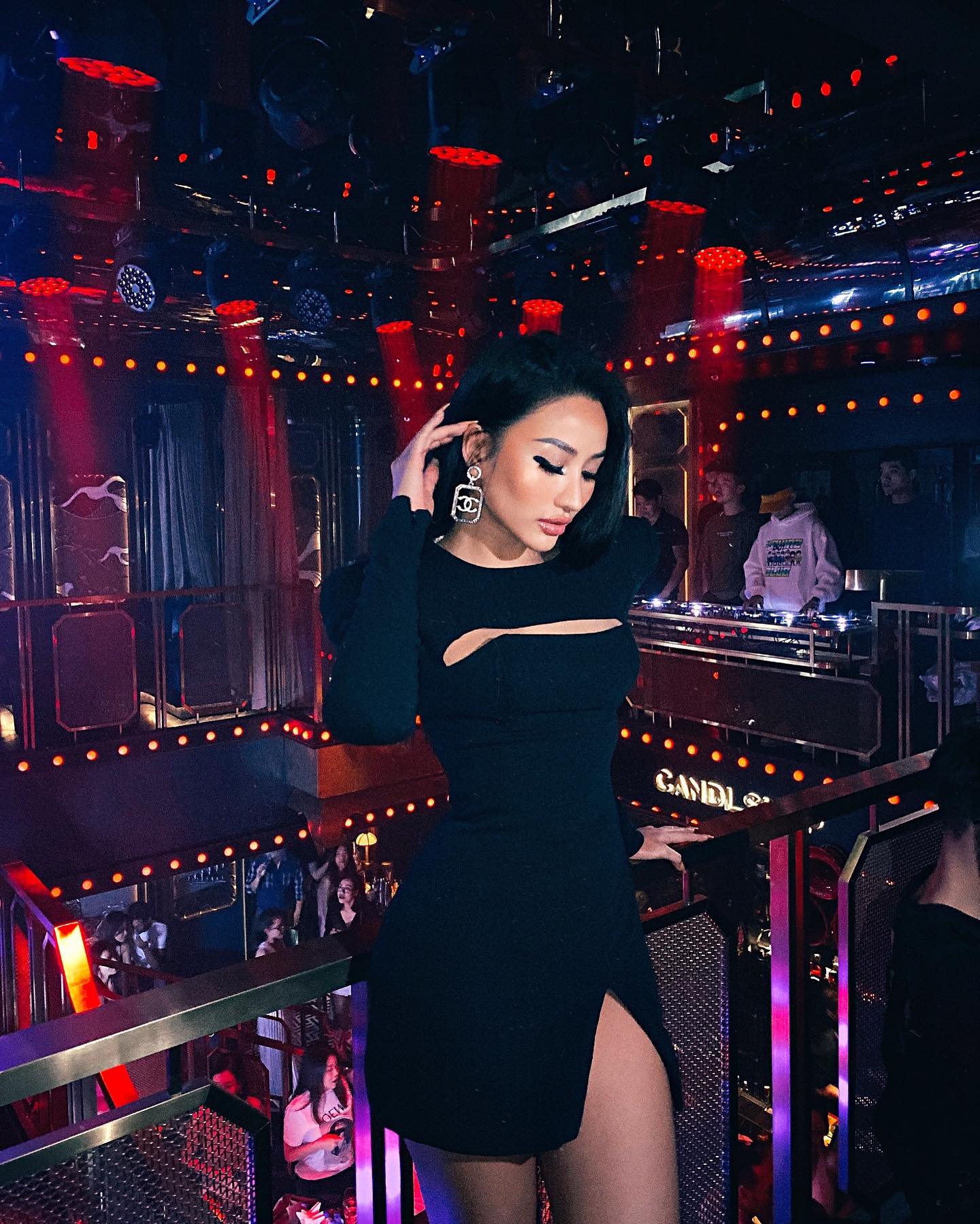 Meo Meo - g&aacute;i đẹp S&agrave;i th&agrave;nh "nhảy" đến khi qu&aacute;n dỡ đ&egrave;n dọn s&acirc;n khấu mới chịu về, l&agrave; ai?- Ảnh 3.