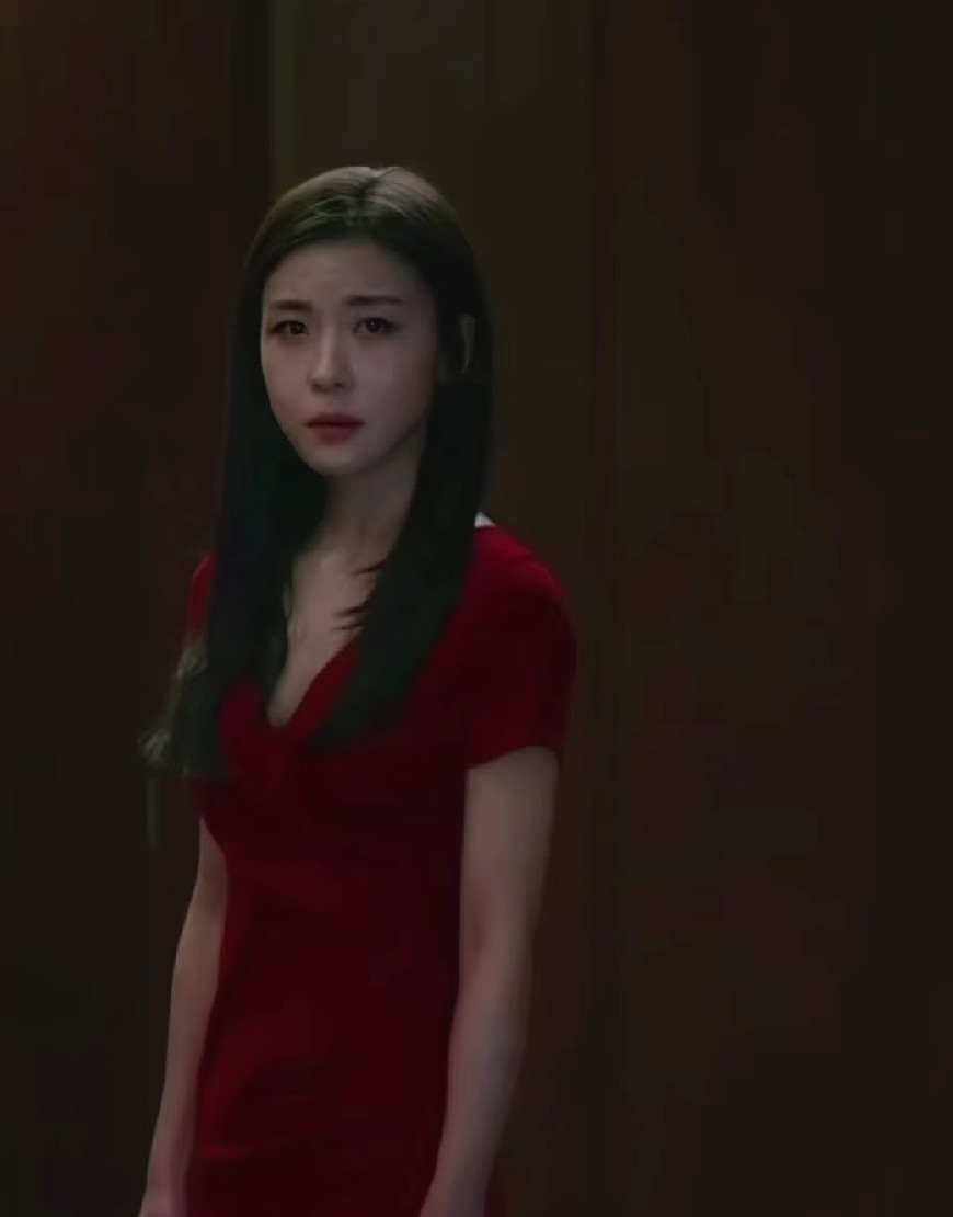 Vụ &aacute;n g&acirc;y phẫn nộ trong Climax c&oacute; thật ngo&agrave;i đời: Nữ diễn vi&ecirc;n tự tử v&igrave; bị &eacute;p quay cảnh n&oacute;ng, c&ograve;n qu&aacute; nhiều uẩn kh&uacute;c- Ảnh 2.