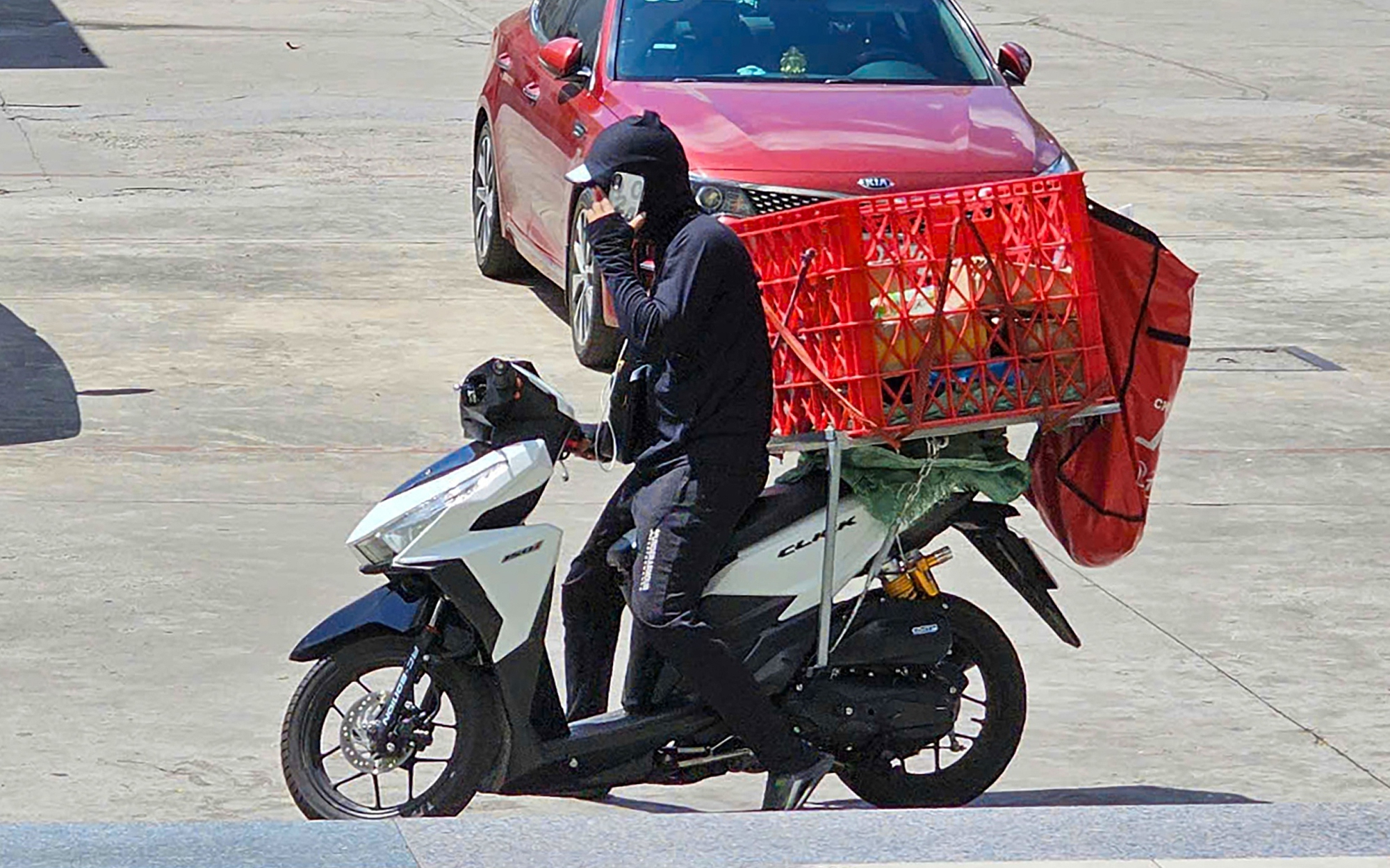 Chuyển khoản 10k cho shipper, t&agrave;i khoản của vị kh&aacute;ch ở Đ&agrave; Nẵng bị trừ tiền tới 20 triệu- Ảnh 1.