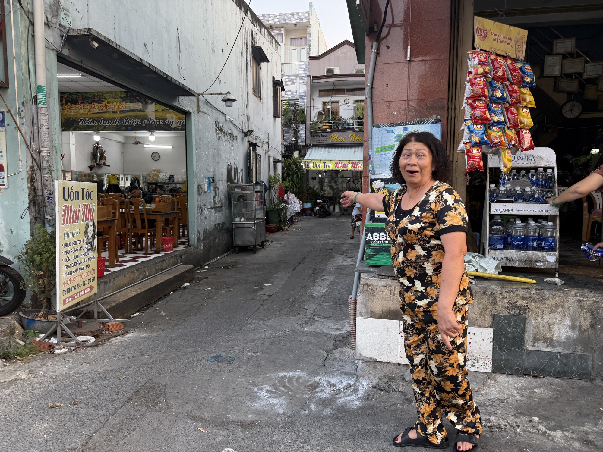 X&ocirc;n xao clip đạo t&igrave; ở TPHCM l&agrave;m rơi quan t&agrave;i trong l&uacute;c đưa tang- Ảnh 1.