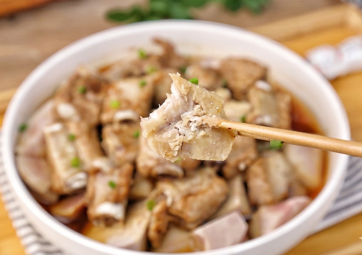 M&oacute;n ăn "nh&agrave; v&ocirc; địch canxi": Vừa dễ l&agrave;m, ngon miệng lại bổ sung canxi, tốt cho l&aacute; l&aacute;ch, dưỡng ẩm v&agrave; l&agrave;m giảm nếp nhăn da- Ảnh 8.