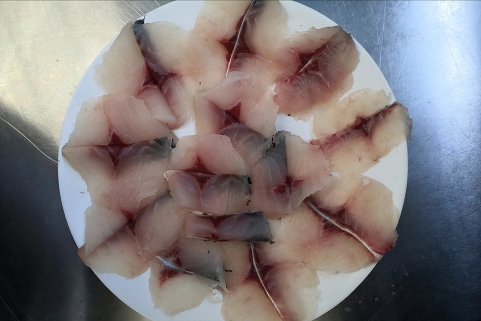 5 loại c&aacute; tưởng rẻ m&agrave; tiềm ẩn formaldehyde v&agrave; kim loại nặng, ăn nhiều c&oacute; thể hại gan thận- Ảnh 1.