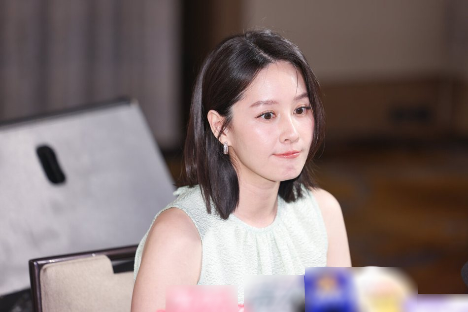 Con g&aacute;i đ&atilde; học tới lớp 7 m&agrave; Tăng Khải Huyền 41 tuổi tr&ocirc;ng trẻ như thiếu nữ nhờ uống 2 l&iacute;t 1 loại nước, ăn quả n&agrave;y mỗi ng&agrave;y- Ảnh 3.