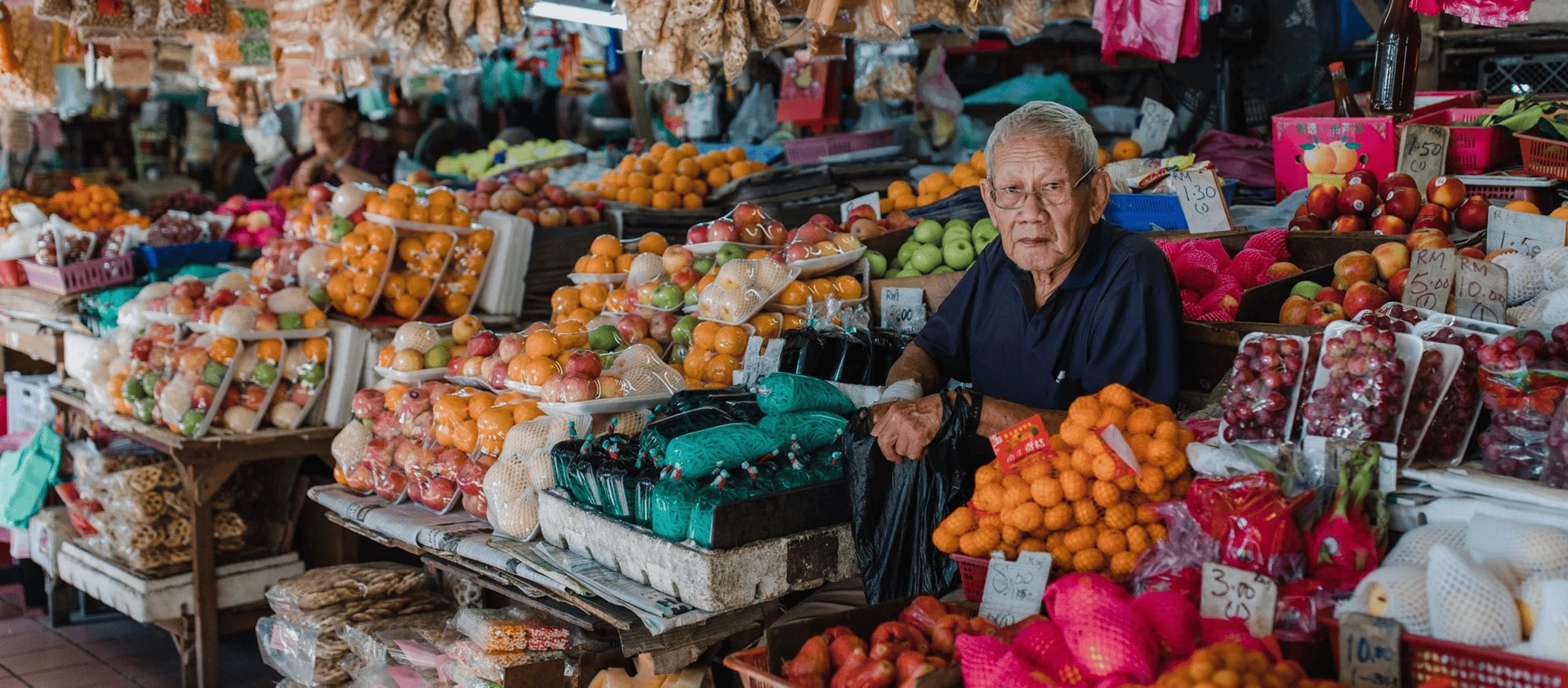 Bất ngờ lớn: Xung đột Trung Đ&ocirc;ng khiến tr&aacute;i c&acirc;y tại nước l&aacute;ng giềng của Việt Nam tăng gi&aacute;- Ảnh 1.
