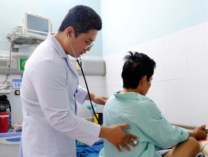 Li&ecirc;n tiếp c&aacute;c ca nhồi m&aacute;u cơ tim nguy kịch, b&aacute;c sĩ cảnh b&aacute;o th&oacute;i quen xấu- Ảnh 1.