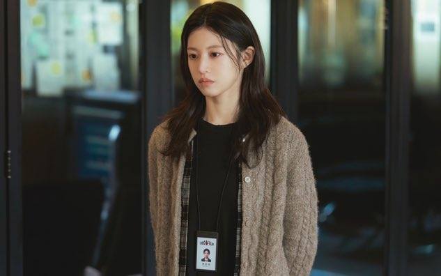 Đường đua phim H&agrave;n th&aacute;ng 4: Cuộc đối đầu của những ng&ocirc;i sao- Ảnh 4.