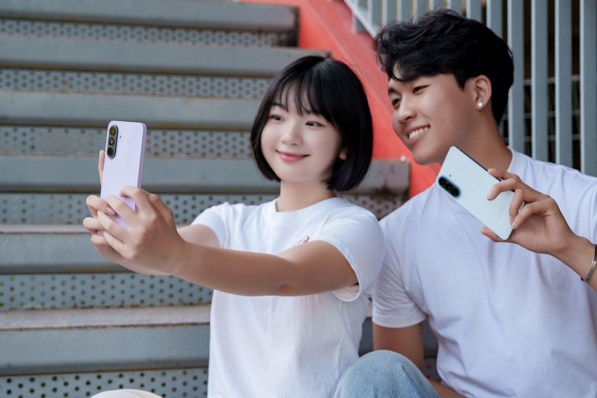 Nếu đời m&igrave;nh chưa rực rỡ th&igrave;&hellip; m&igrave;nh thử bắt vibe thời thượng, bắt vibe đ&ecirc;m, bắt vibe th&ocirc;ng th&aacute;i xem!- Ảnh 2.