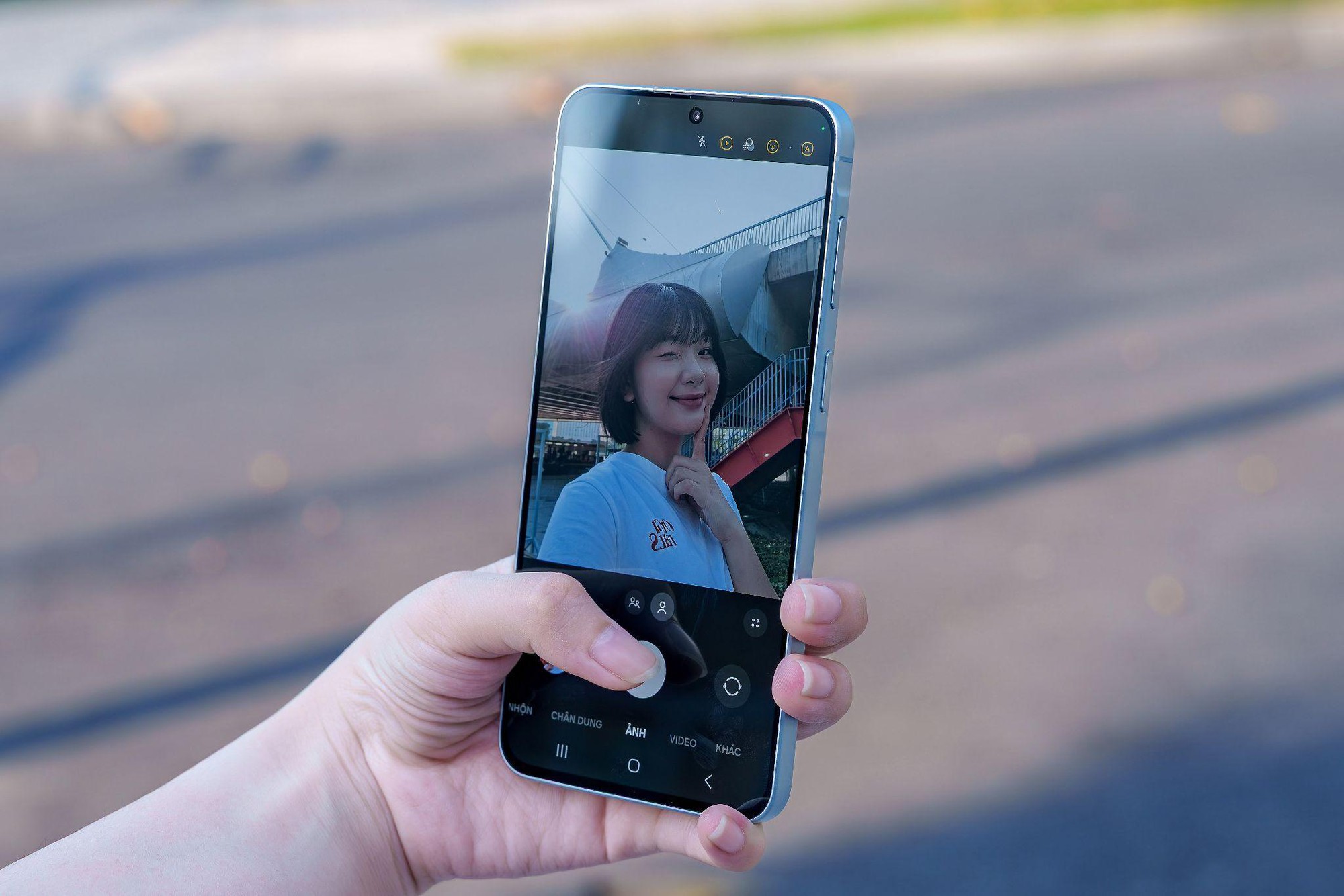 Nếu đời m&igrave;nh chưa rực rỡ th&igrave;&hellip; m&igrave;nh thử bắt vibe thời thượng, bắt vibe đ&ecirc;m, bắt vibe th&ocirc;ng th&aacute;i xem!- Ảnh 4.