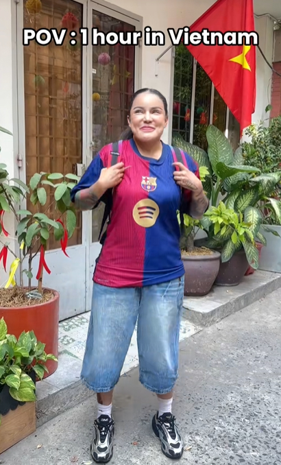 C&ocirc; g&aacute;i Th&aacute;i Lan xăm trổ sau 7 ng&agrave;y nhập cảnh Việt Nam bị "dụ" đi đ&oacute;ng phim Trấn Th&agrave;nh l&agrave; ai?- Ảnh 1.