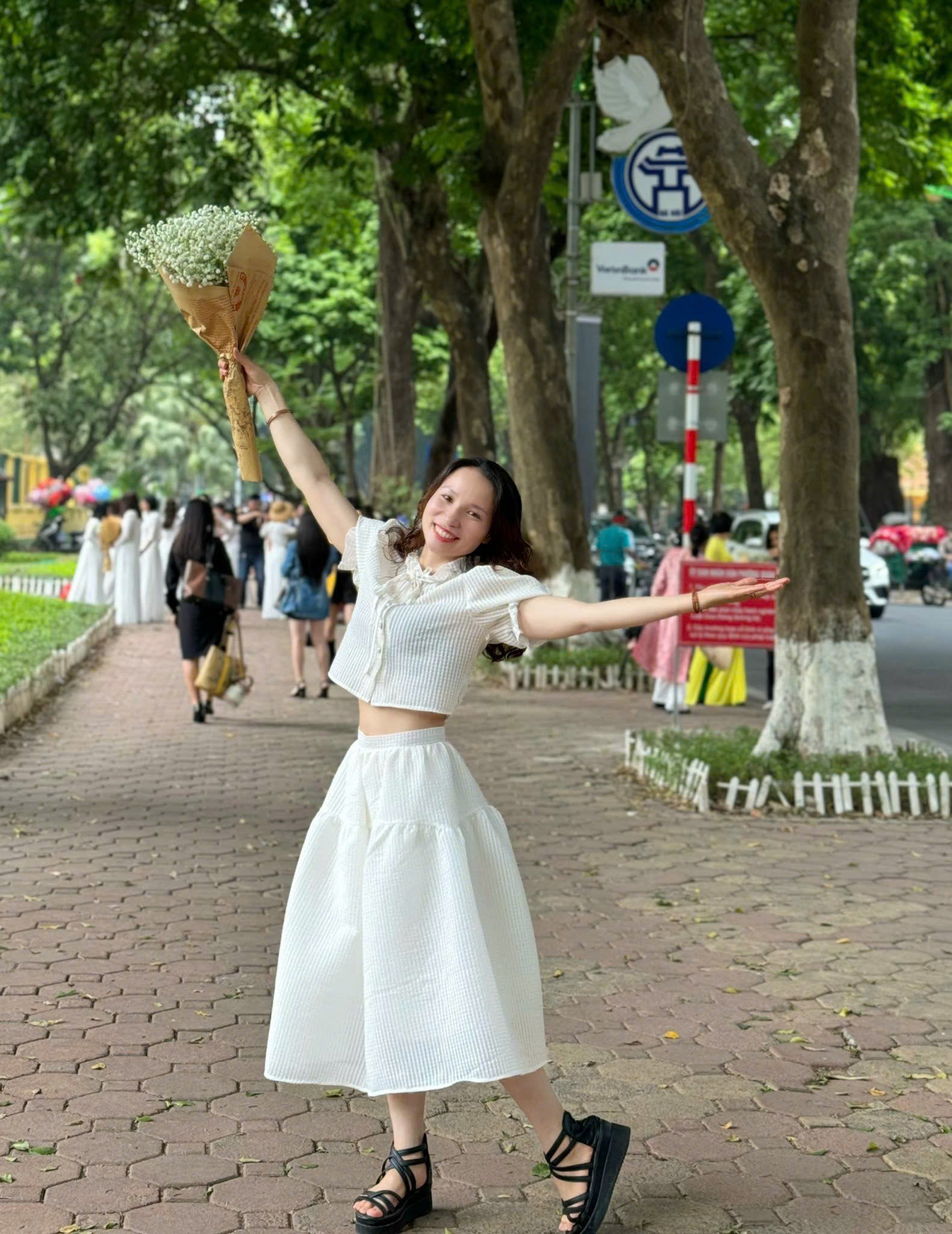 Từ cơ thể yếu ớt, nặng 41kg, người phụ nữ dần khỏe mạnh v&agrave; nhuận sắc: 