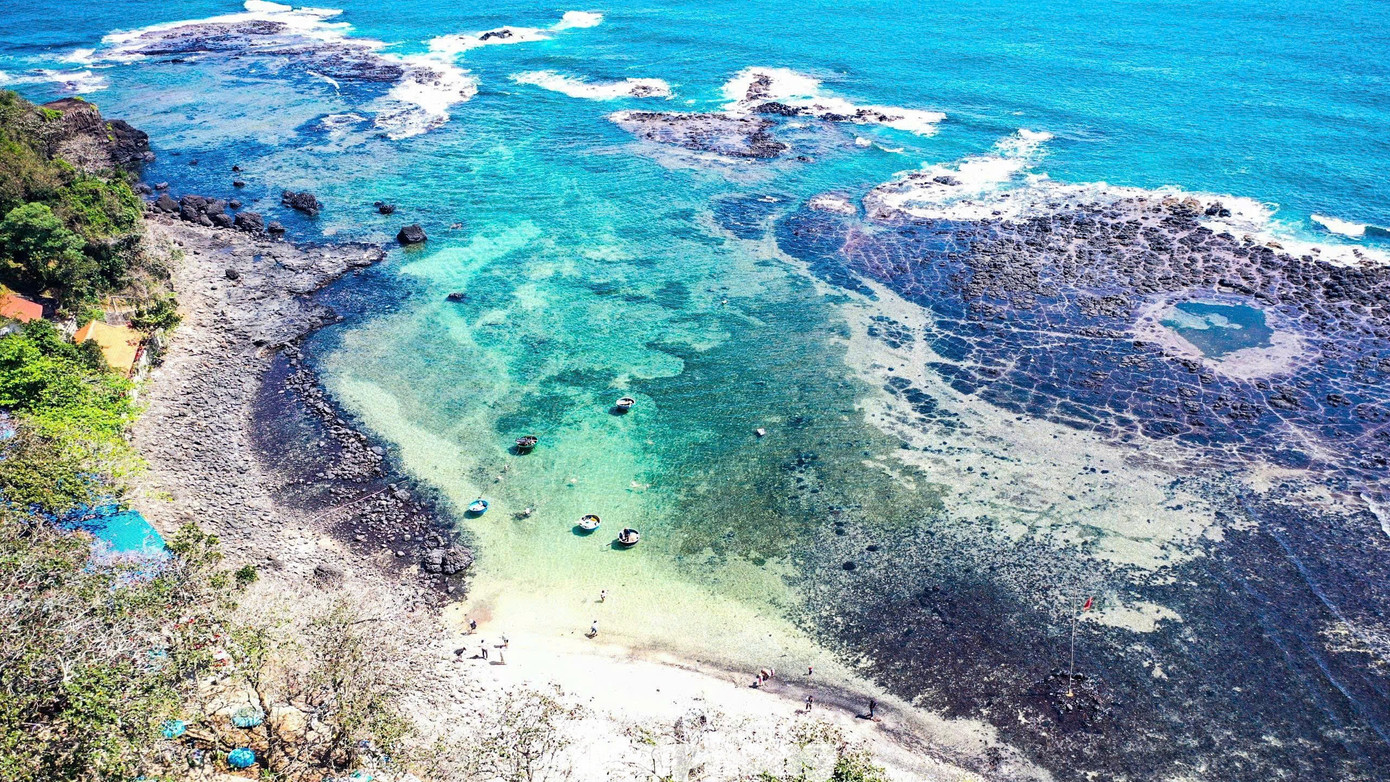 Tọa độ 'săn view' cực chill ở trạm đ&egrave;n biển Ba L&agrave;ng An- Ảnh 4.