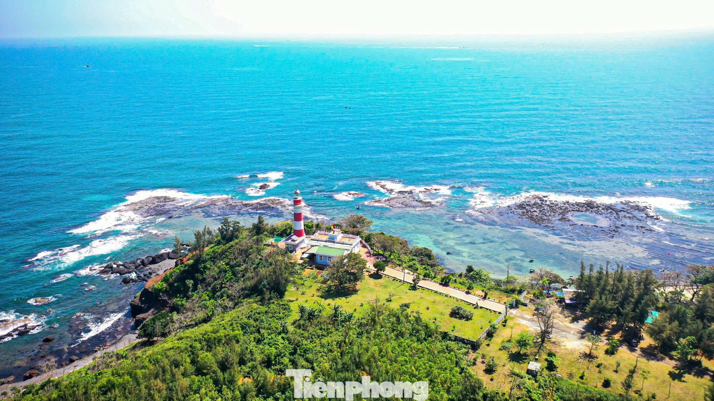 Tọa độ 'săn view' cực chill ở trạm đ&egrave;n biển Ba L&agrave;ng An- Ảnh 1.