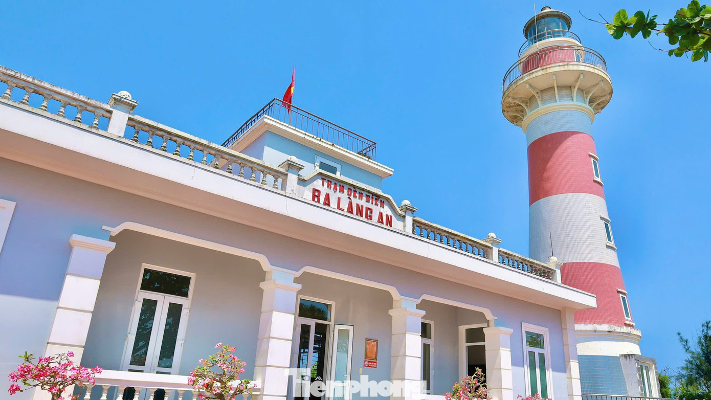 Tọa độ 'săn view' cực chill ở trạm đ&egrave;n biển Ba L&agrave;ng An- Ảnh 3.