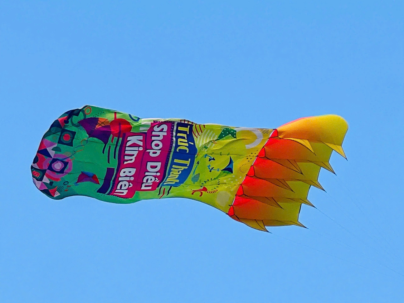 C&aacute;nh đồng diều Thủ Thi&ecirc;m v&agrave;o m&ugrave;a 'h&uacute;t' giới trẻ- Ảnh 6.