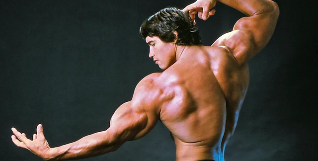 Từ Zoro "ngực bự" của Mackenyu đến ảo vọng cơ bắp đ&agrave;n &ocirc;ng do Hollywood th&ecirc;u dệt- Ảnh 4.