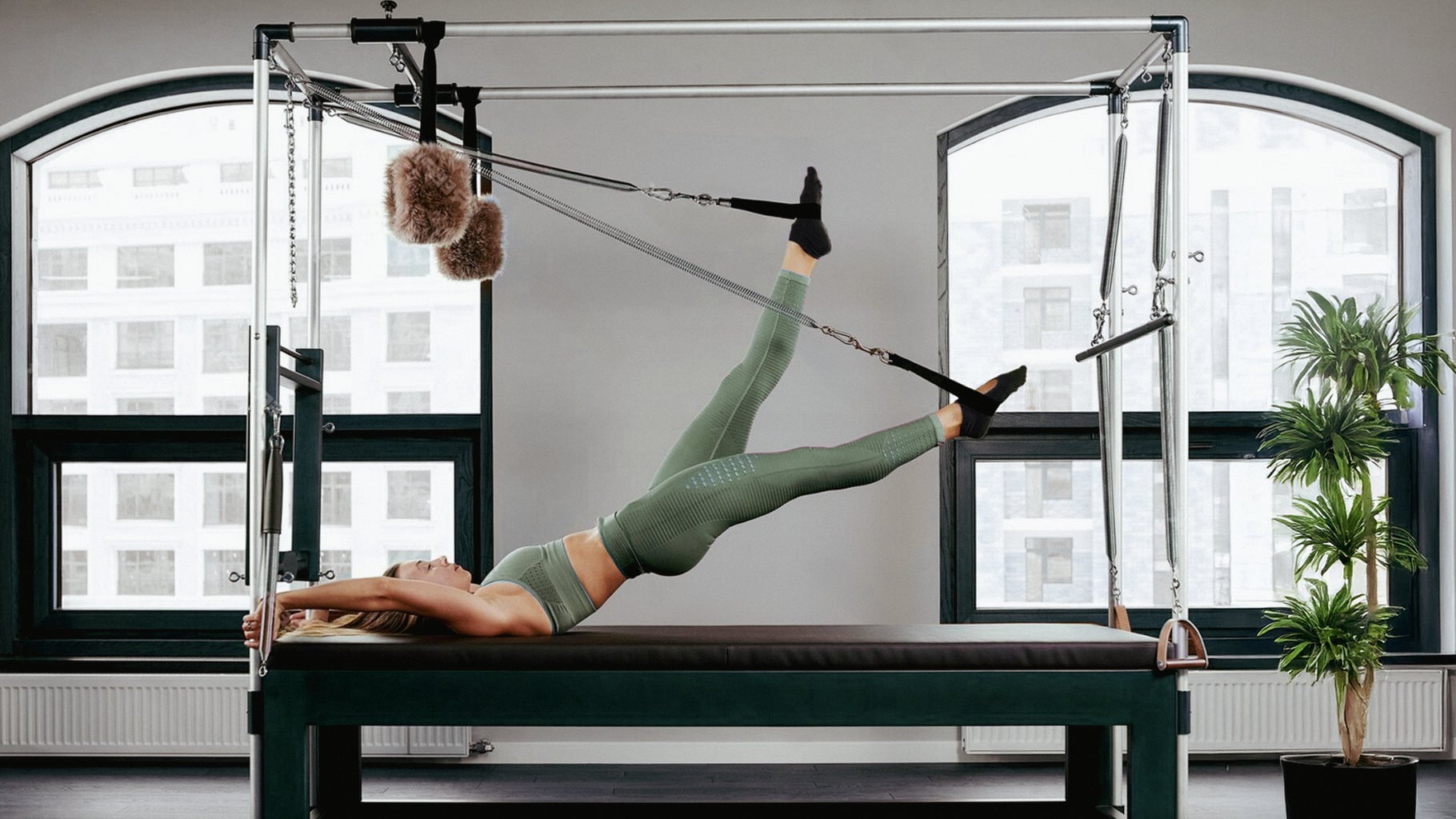 Sự thật về Pilates: 3 sai lầm khiến bạn tập mãi mà bụng vẫn "tròn", lưng lại thêm đau- Ảnh 4. Sự thật về Pilates: 3 sai lầm khiến bạn tập mãi mà bụng vẫn "tròn", lưng lại thêm đau- Ảnh 4.
