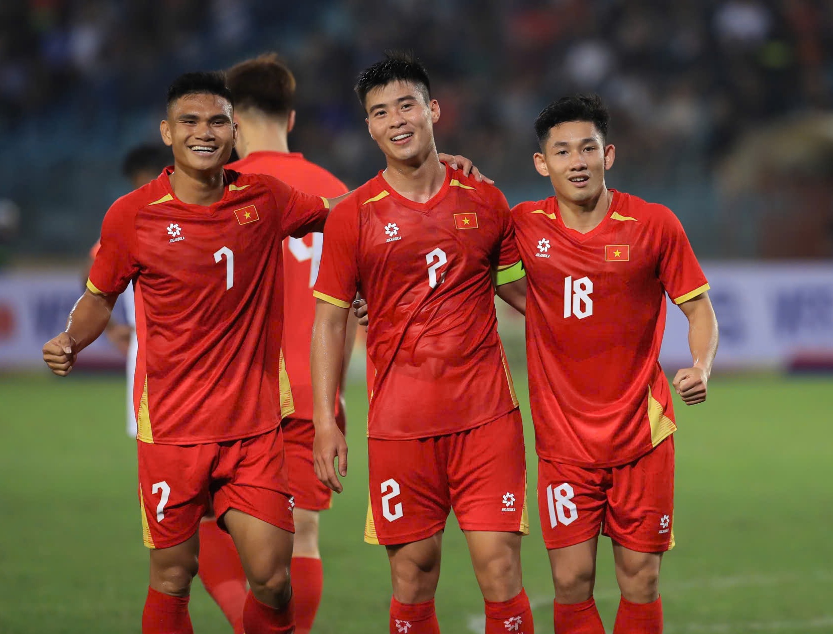 Ảnh: Đội tuyển Việt Nam 3 lần ăn mừng b&agrave;n thắng chỉ trong hiệp 1, cựu sao Ngoại hạng Anh cũng phải "bất lực"- Ảnh 12.