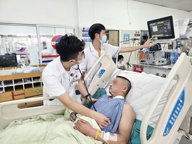 Đau ngực tho&aacute;ng qua, người đ&agrave;n &ocirc;ng 44 tuổi tự đi bộ v&agrave;o viện v&agrave; su&yacute;t kh&ocirc;ng trở về: Cảnh b&aacute;o nhồi m&aacute;u cơ tim ở người trẻ- Ảnh 2.