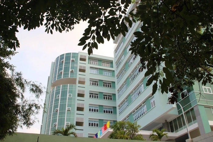 Lời kể của giảng vi&ecirc;n trường cao đẳng ở TP.HCM bị nợ lương suốt 3 năm: &ldquo;C&oacute; người l&agrave;m shipper, người sửa m&aacute;y để sống&rdquo;- Ảnh 1.