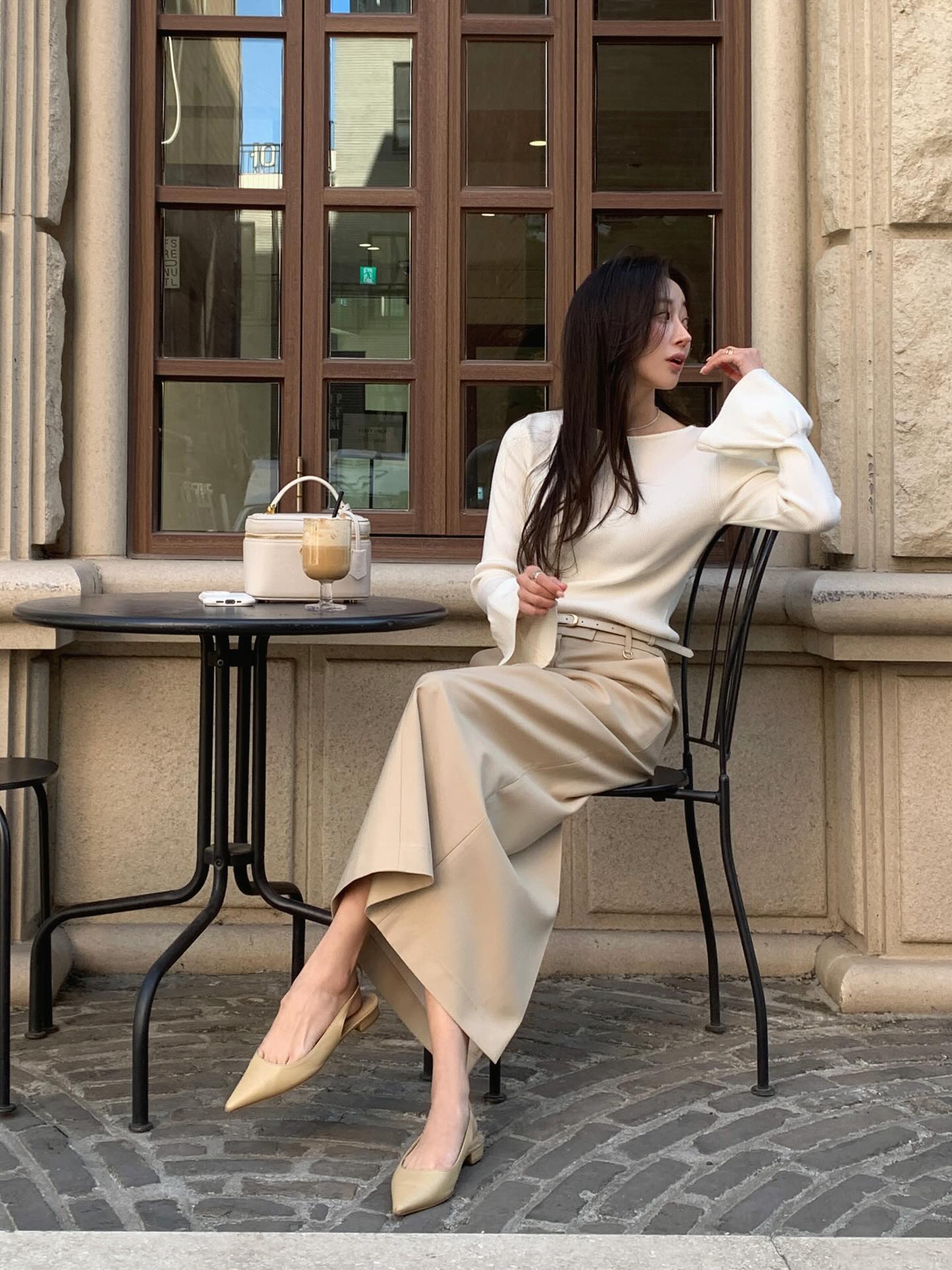 Điều cơ bản chị em nhất định phải biết: 4 mẫu gi&agrave;y xuất sắc trong khoản k&eacute;o d&agrave;i ch&acirc;n- Ảnh 3.