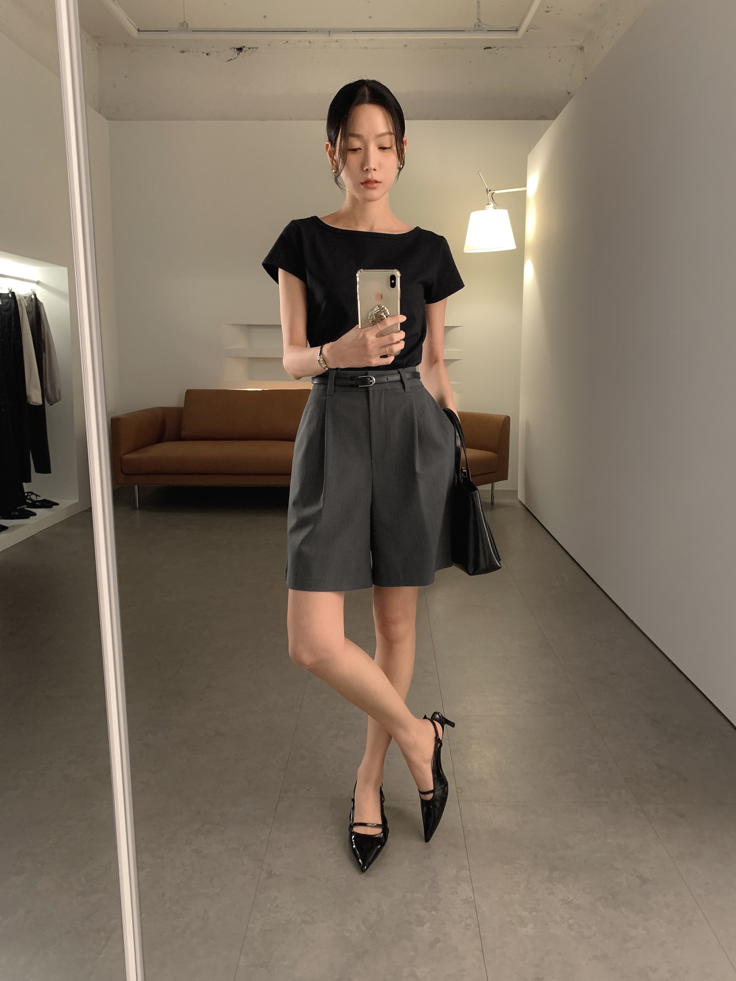 Điều cơ bản chị em nhất định phải biết: 4 mẫu gi&agrave;y xuất sắc trong khoản k&eacute;o d&agrave;i ch&acirc;n- Ảnh 5.