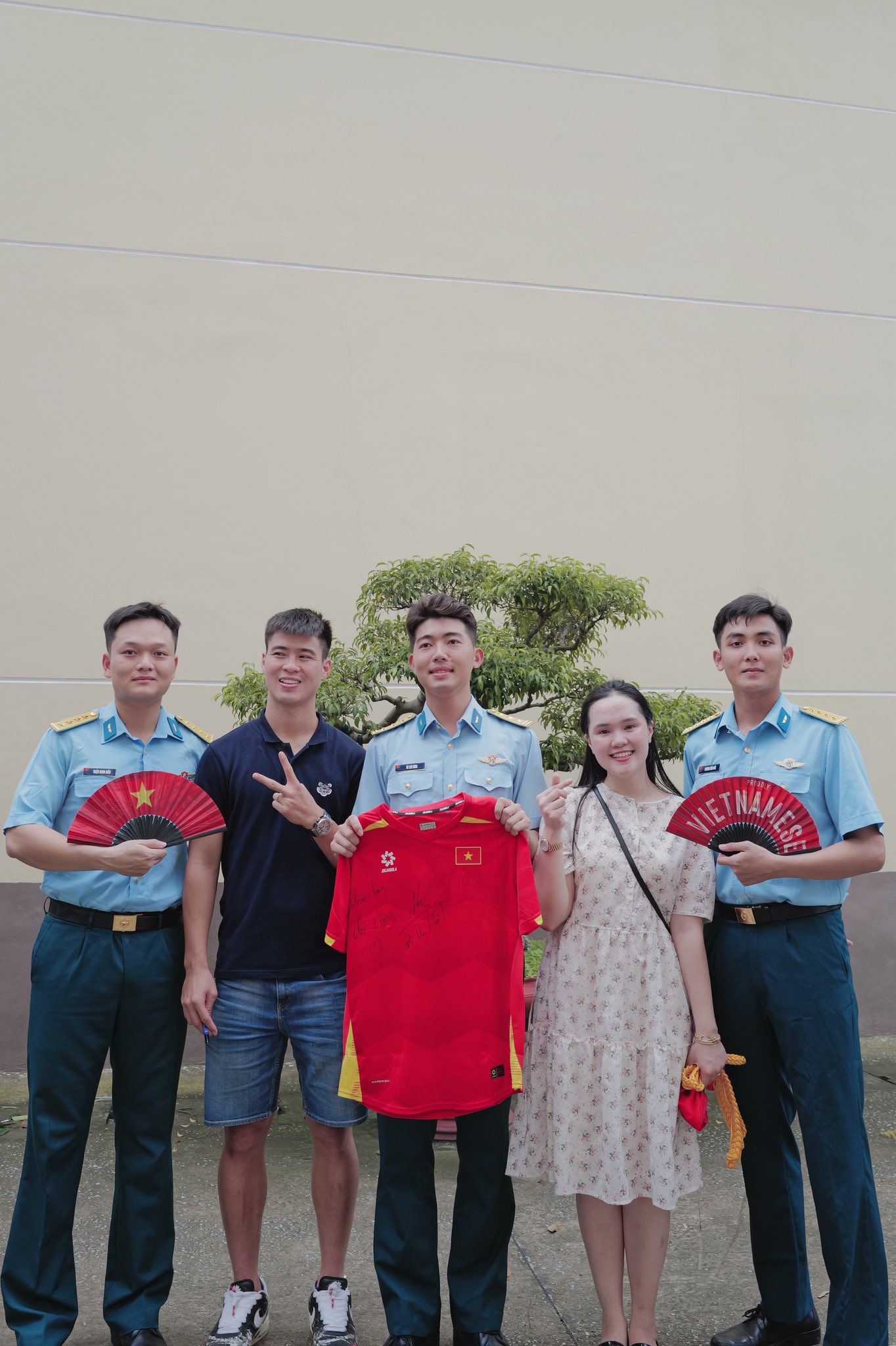 Đội trưởng Duy Mạnh gửi v&eacute; mời Khối trưởng hot rần rần A80 đi xem tuyển Việt Nam thi đấu, đọc lời nhắn nhủ c&agrave;ng cảm động- Ảnh 3.