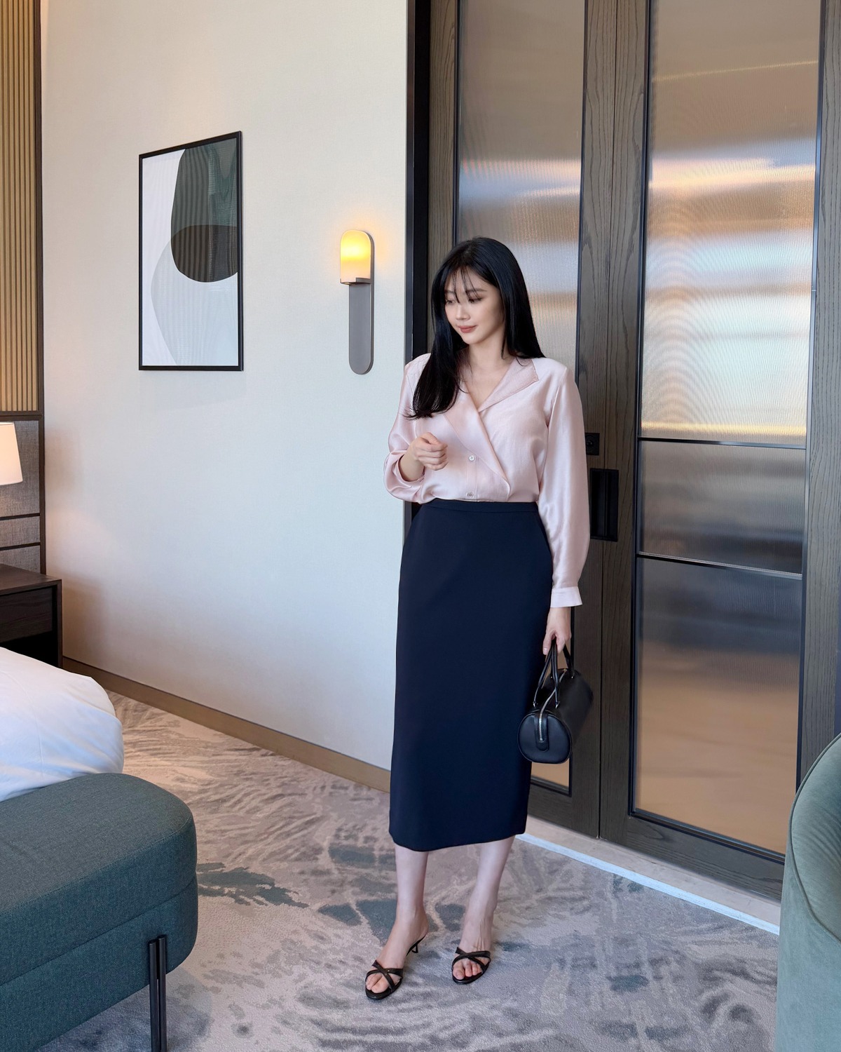 Điều cơ bản chị em nhất định phải biết: 4 mẫu gi&agrave;y xuất sắc trong khoản k&eacute;o d&agrave;i ch&acirc;n- Ảnh 8.