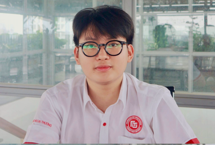 M&oacute;n qu&agrave; tri &acirc;n mẹ của t&acirc;n thủ khoa Ngoại thương đạt điểm tuyệt đối 4.0- Ảnh 1.