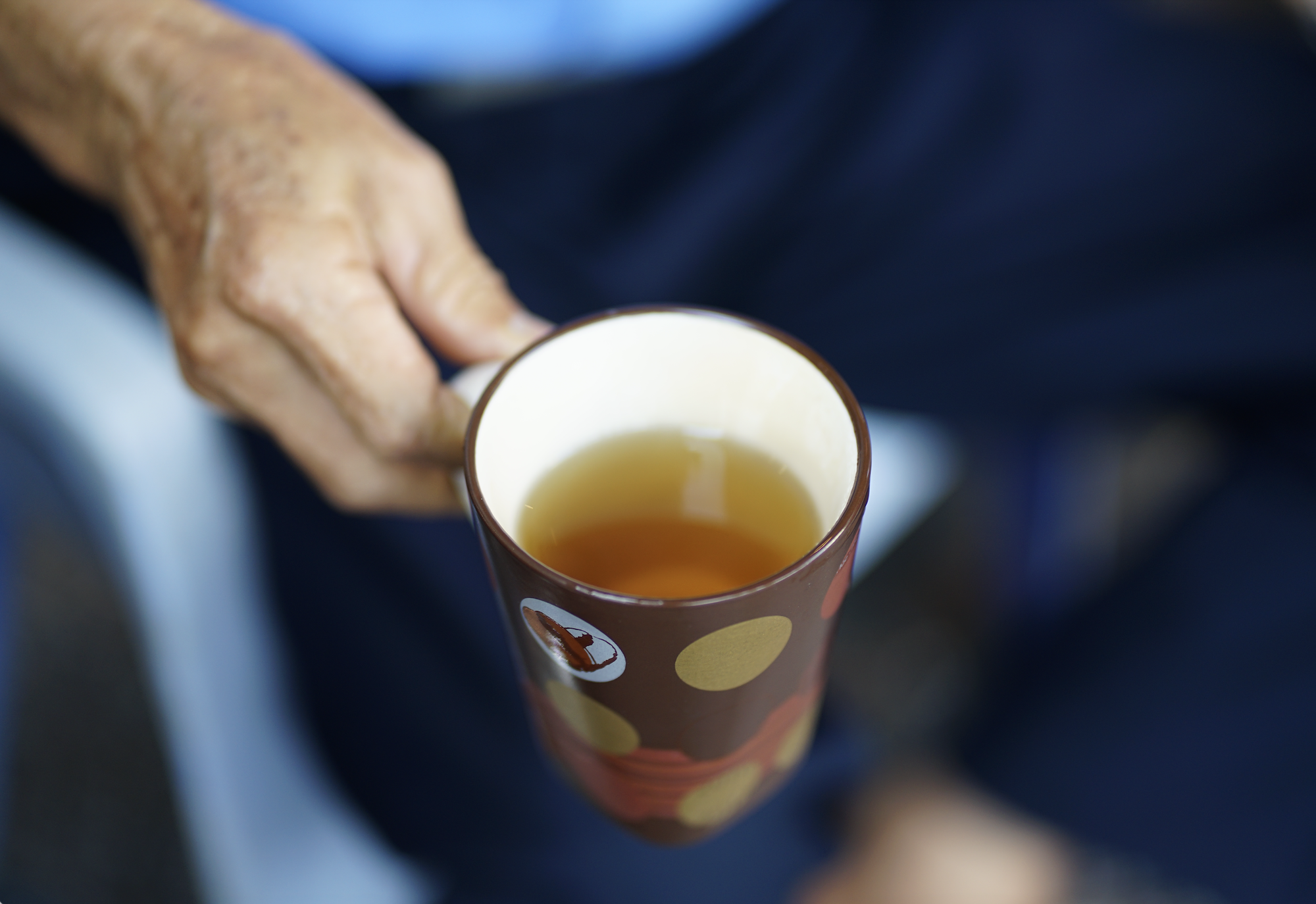 TP.HCM 8h s&aacute;ng đ&atilde; &ldquo;hầm hập&rdquo; 36&deg;C, người d&acirc;n tr&ugrave;m k&iacute;n m&iacute;t, trốn nắng dưới ch&acirc;n cầu- Ảnh 5.