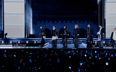 Sự thật về con số 260.000 người tham gia concert miễn ph&iacute; của BTS: Ch&iacute;nh quyền Seoul như "dằn mặt" HYBE- Ảnh 1.